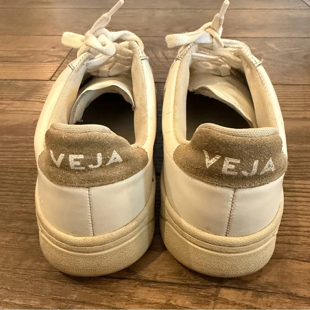 Veja Womens V-12‎ White/Camel Leather Sneakers Size 7